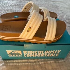 NWT Reef Kai 2 Bar Cream and Tan Slide Sandals Women’s Size 10
